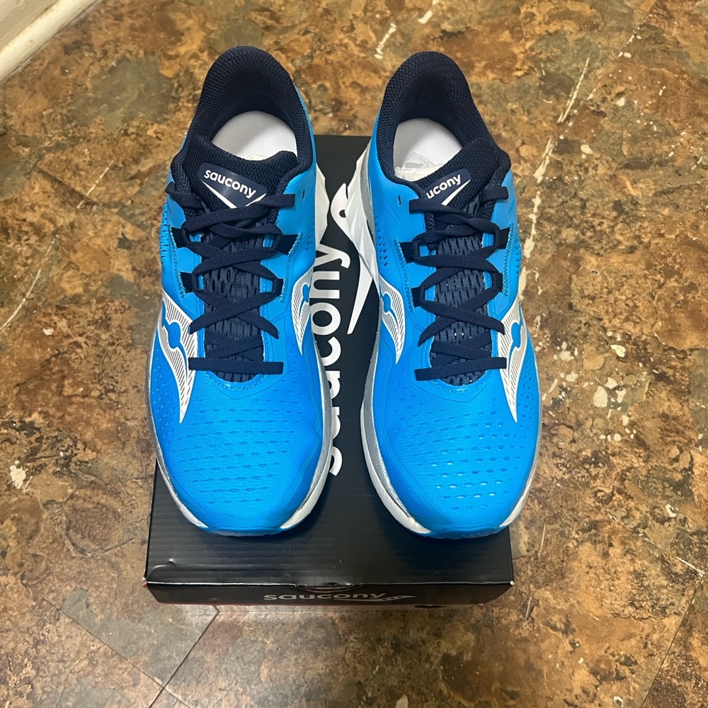 Saucony Endorphin Speed 4 in Navy and Marine